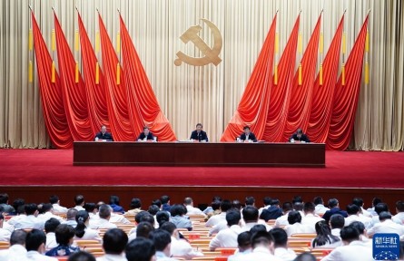 習近平：信念堅定對黨忠誠實事求是擔當作為 努力成為可堪大用能擔重任的棟梁之才