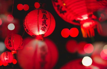 向著2022，我們?cè)俪霭l(fā)！