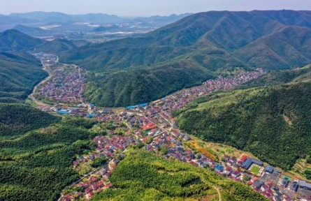 浙江長興新川村：村民變“股東” 搞活村經(jīng)濟(jì)