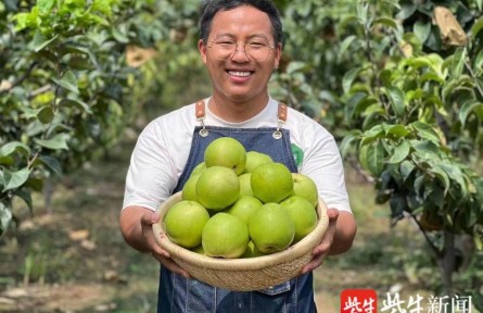 “90后”小伙宋超：回鄉(xiāng)創(chuàng)業(yè) 帶領農民增收致富
