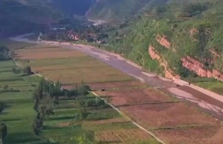 河南三門峽：萬(wàn)畝高粱喜獲豐收 助力鄉(xiāng)村振興