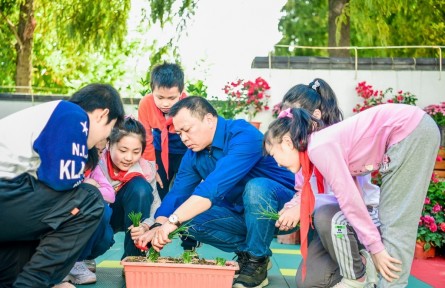 江蘇省南京市南昌路小學：課堂搬進大自然，種花種草種夢想