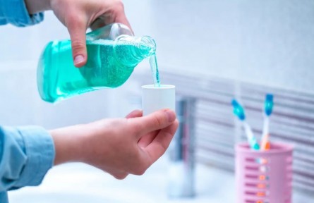辟謠：長(zhǎng)期使用漱口水是否安全？