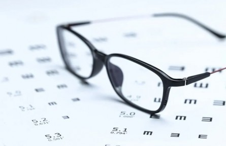 辟謠|近視度數(shù)較低的人可以不常戴眼鏡？