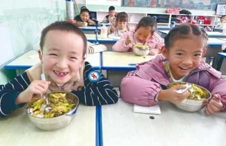 從25.83萬人到51.31萬人 青海學生營養(yǎng)餐補助覆蓋面擴大