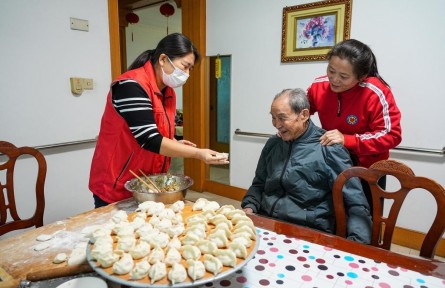 老有所依！我國(guó)全面向中度以上失能老年人發(fā)放補(bǔ)貼
