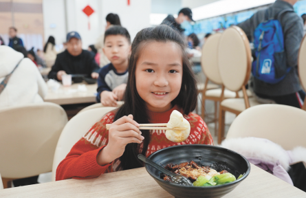 遼寧文化長廊|“玉豬龍饅頭”春節(jié)熱銷3200多個，國寶“蒸”火了！