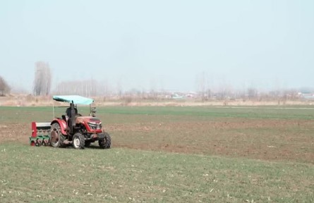 山東青島：搶農(nóng)時(shí)抓田管 促弱轉(zhuǎn)壯保豐收